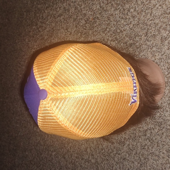 NFL Team Minnesota Vikings Trucker Mesh Fitted Stretch Hat OS - Picture 4 of 8